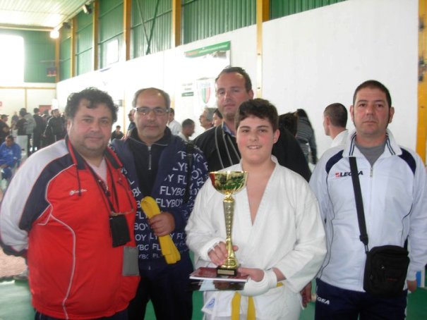 luca-prestipino-con-la-coppa.jpg